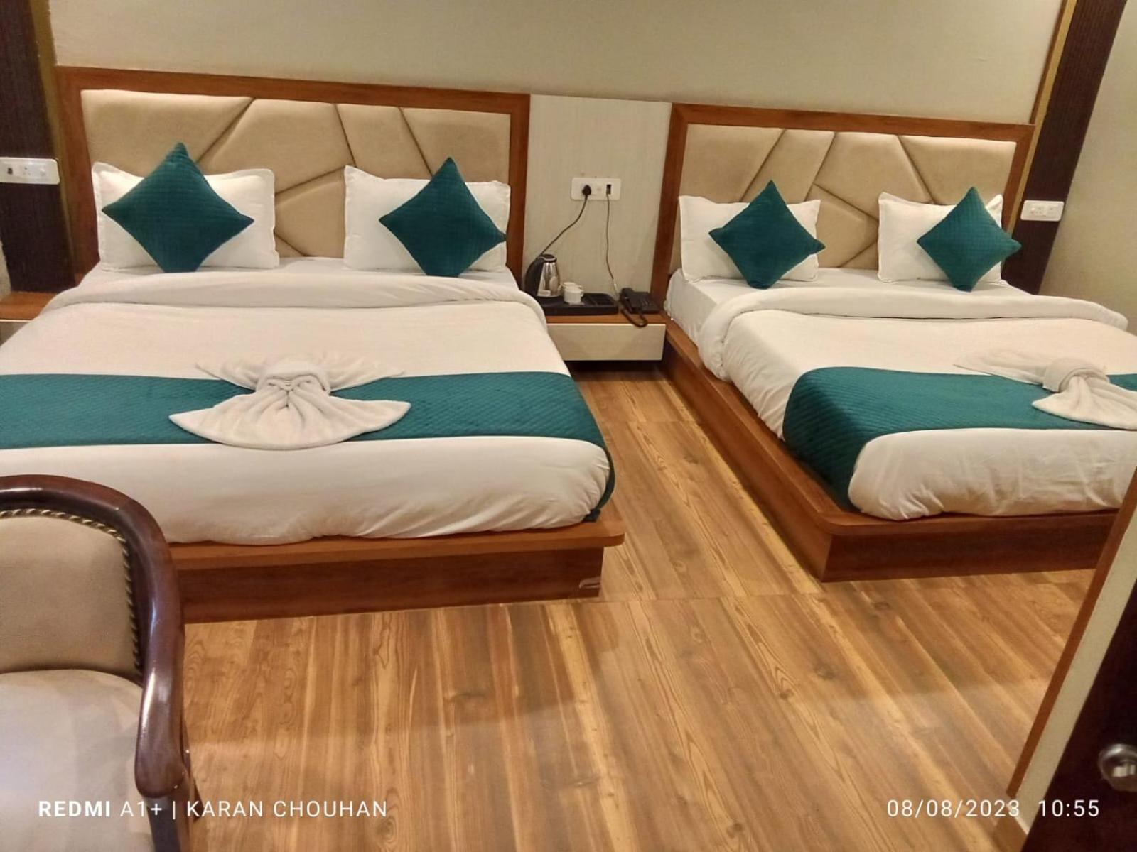 Hotel & Hostel Vimal Ganga רישיקש מראה חיצוני תמונה